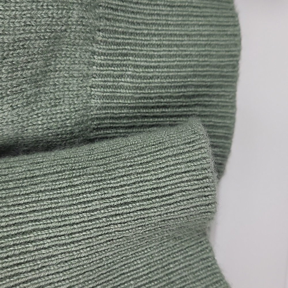 Amicale 100% cashmere Ombre V-Neck Sweater. Size M - Picture 8 of 8